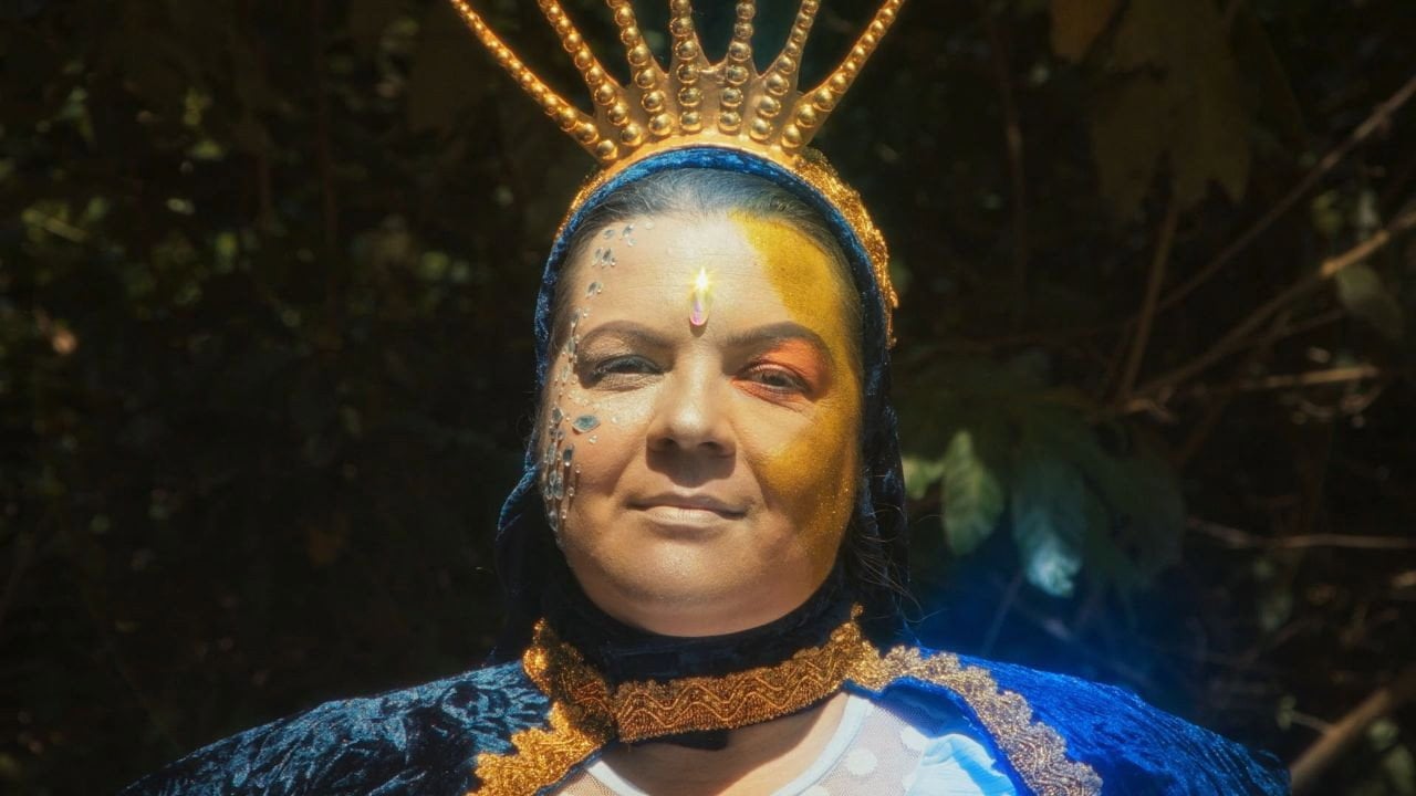 Cena do filme Línguas de Fogo